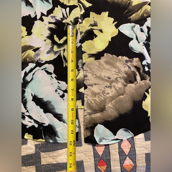 Lane Bryant - Floral Blouse - Keyhole back - Picture 7 of 8